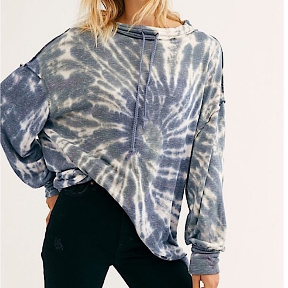 We the Free oversized tie dye cowl neck exposed seem light sweatshirt